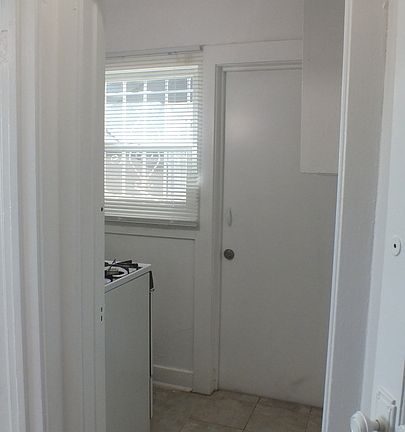 5th image of 5520 Franklin Ave #1/2