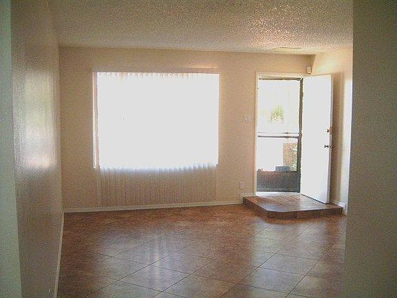 5th image of 4025 W Wagon Wheel Dr