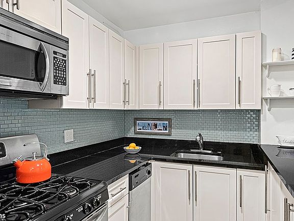 5th image of 159 Madison Ave APT 8C