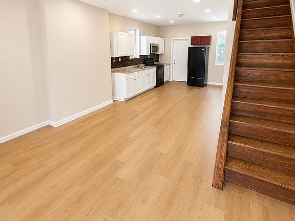 3rd image of 5500 Spring St