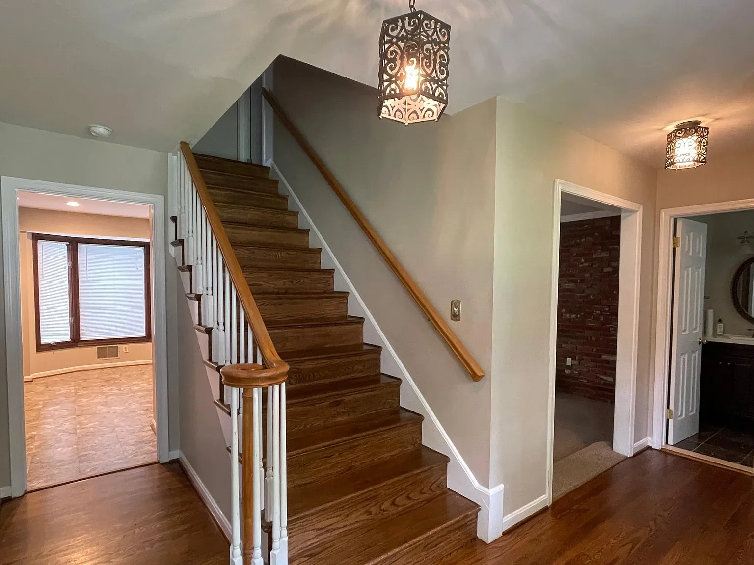 4 bed, 2.5 bath, 3200 sqft, $5,000 — Photo 2