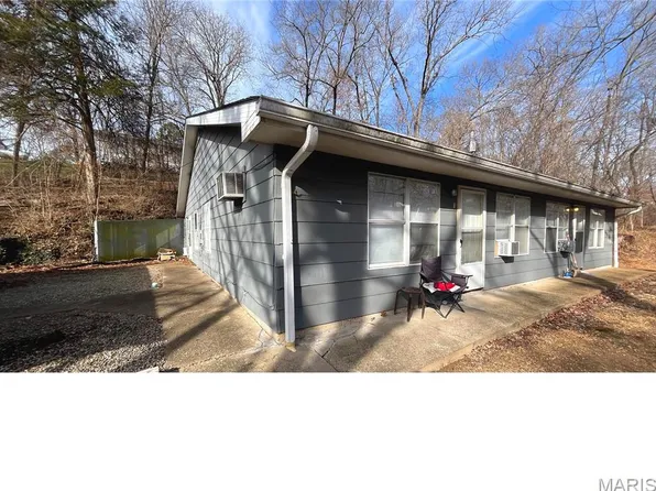 302 N Spring St, Steelville, MO 65565