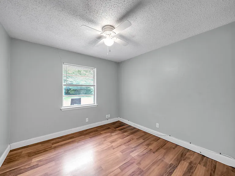 4621 Darla Dr — Photo 10