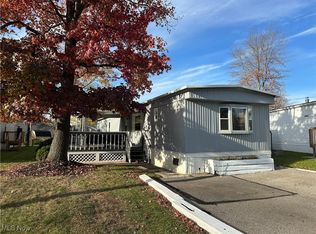 3265 Azalea Dr, Ravenna, OH 44266