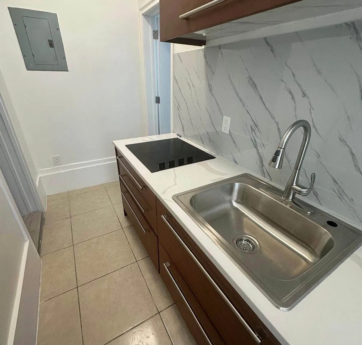 2 bed, 615 sqft, $1,900 — Photo 4
