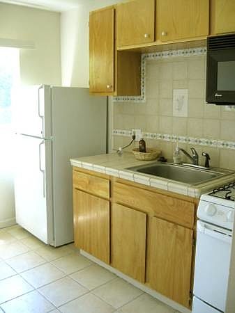 2nd image of 2812 D St APT 1