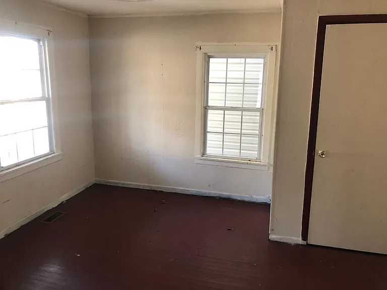 1410 Chester St — Photo 6
