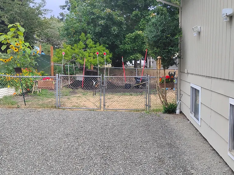 Stevens St — Photo 10