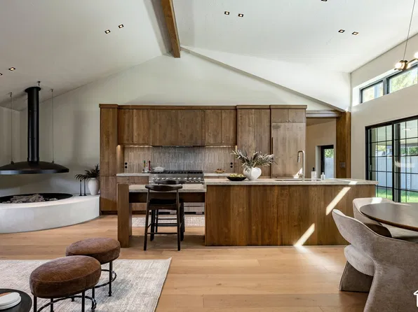 3983 S Mercury Dr, Holladay, UT 84124