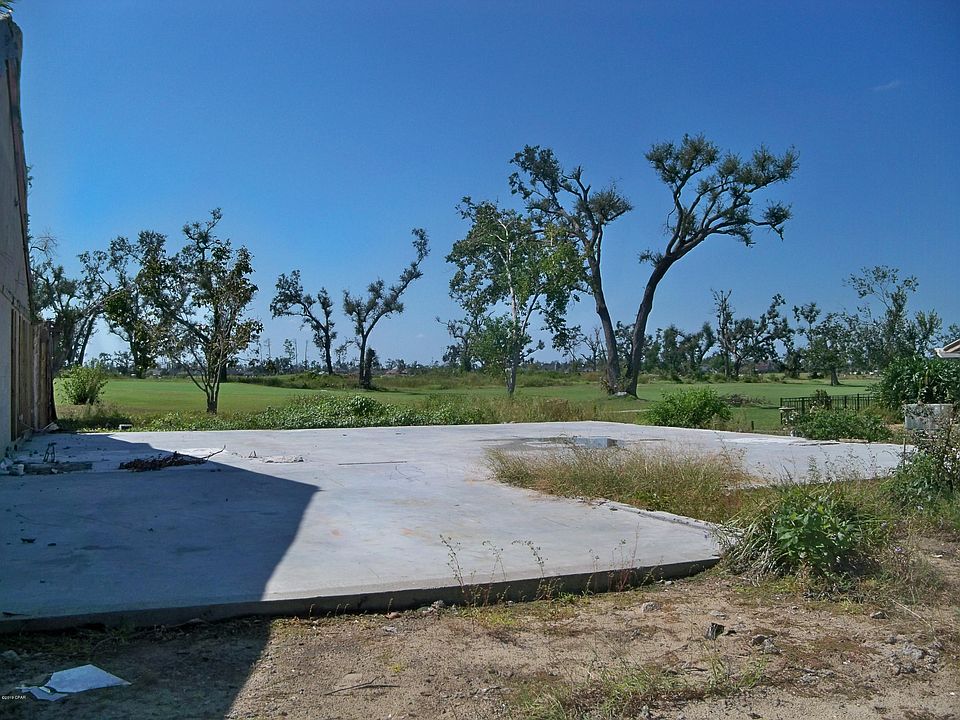 2nd image of 1713 Country Club Dr