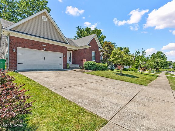 3rd image of 4022 Emerald Spring Pl
