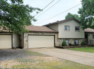 325 S Raccoon Rd, Austintown, OH 44515