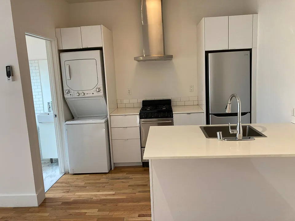 807 N Madison Ave #4