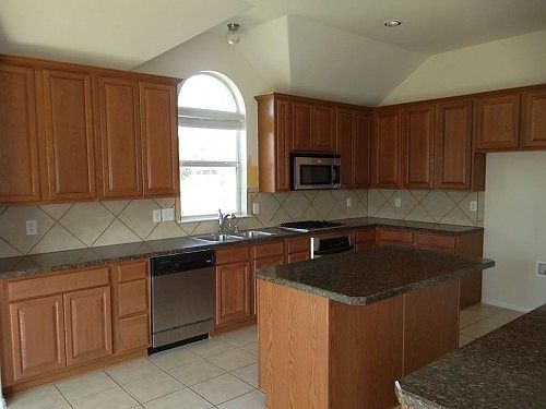 4th image of 2795 Park Pl
