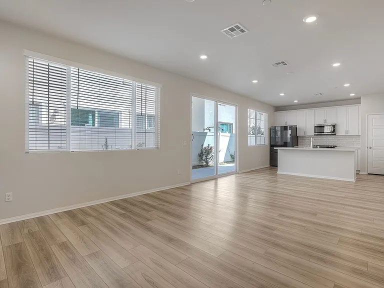 40530 Melrose Dr — Photo 5