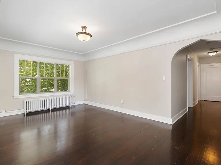 Westland Manor — Photo 11