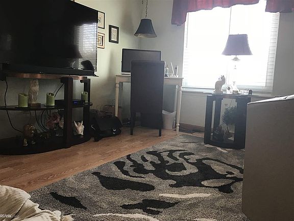 2nd image of 22505 Shoreview Ct