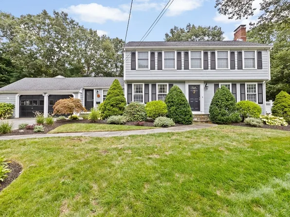 9 Autumn Cir, Hingham, MA 02043