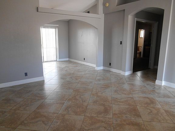 4th image of 2265 Hillside Dr
