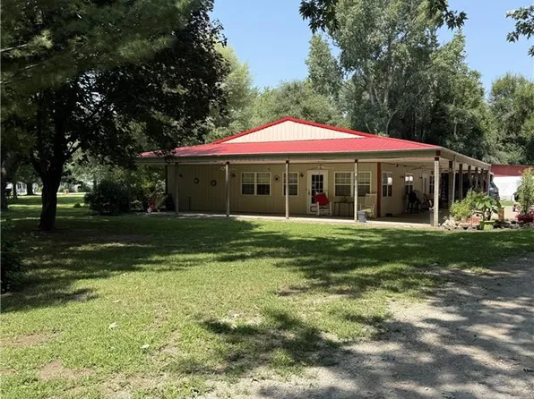 1215 Parker Rd, Saint Joseph, MO 64504