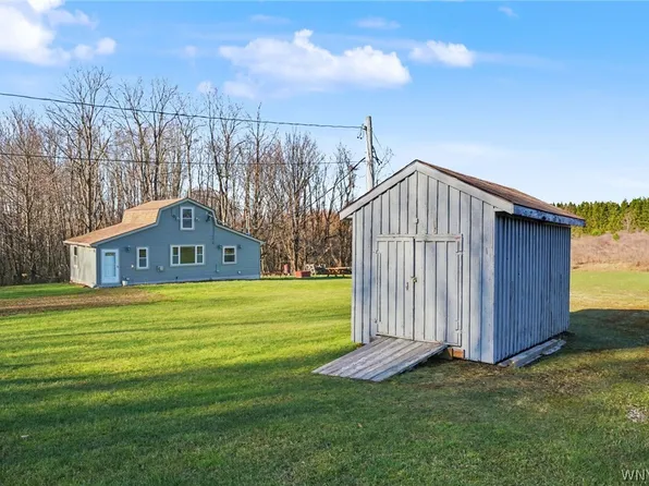 4334 Town Line Rd, Delevan, NY 14042