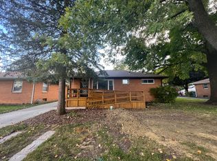 38 Rosaria Rd, Springfield, IL 62702