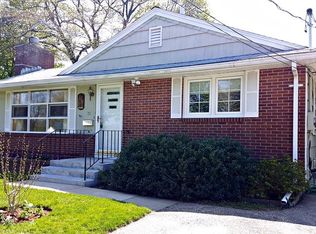 31 Farmington St, Worcester, MA 01603