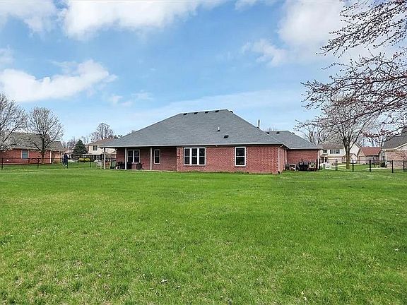 3rd image of 7932 Shannon Lakes Way
