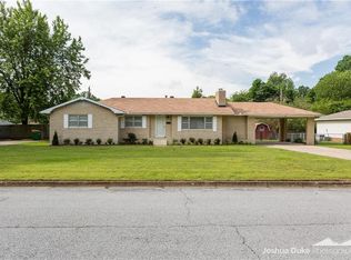 1405 S Morlan Ave, Springdale, AR 72764