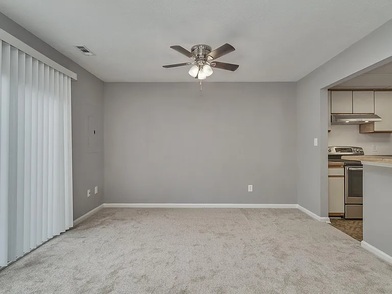 4752 Woodglen Ct — Photo 6