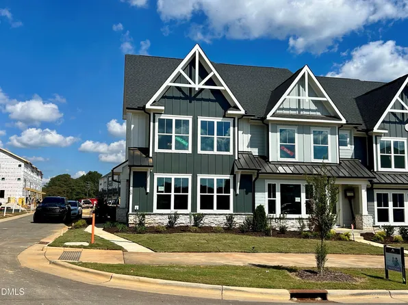 709 Trailboard Rd, Fuquay Varina, NC 27526