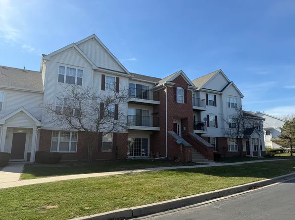 680 Mill Cir Unit 203, Wheeling, IL 60090