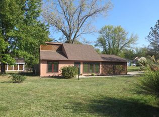 221 N Sunny Side Ct, Columbia, MO 65201