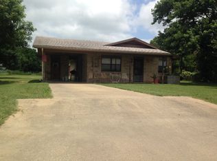 606 Goehmann Ln, Fredericksburg, TX 78624