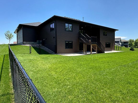 3rd image of 2318 Red Bird Ln