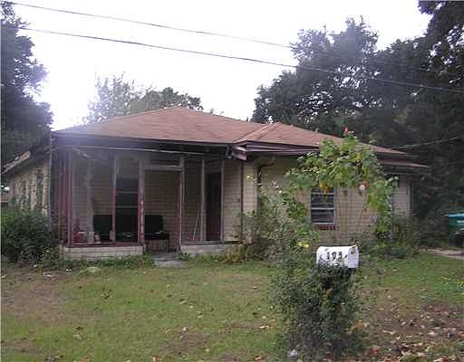 1st image of 105 Twin Cedar Dr