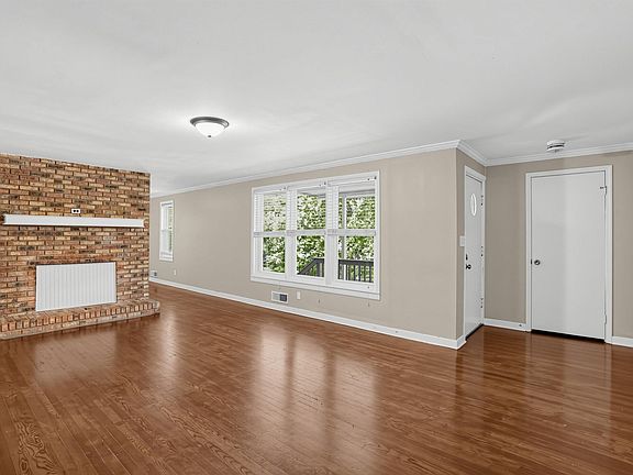 4th image of 106 Hillside Rd