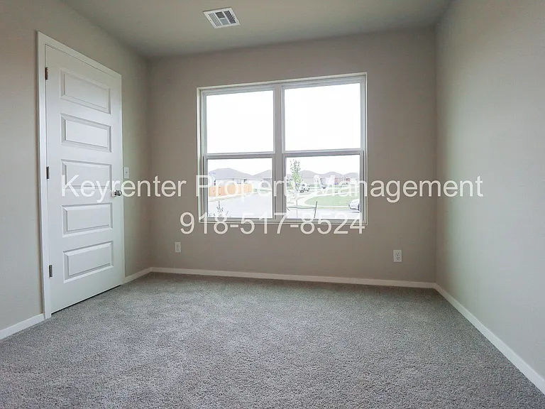 1327 E Honolulu Pl — Photo 4
