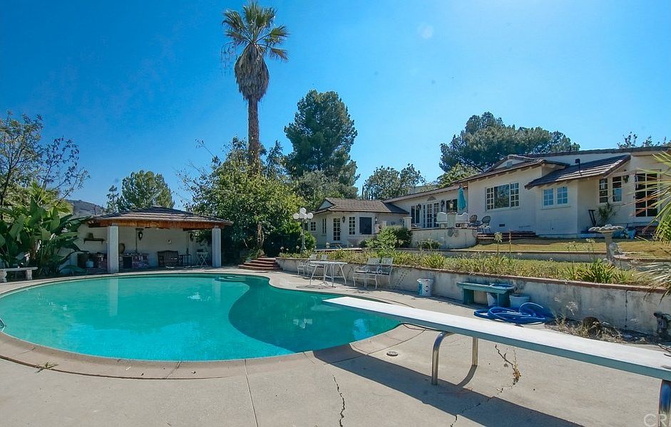 1st image of 3056 N Roycove Dr