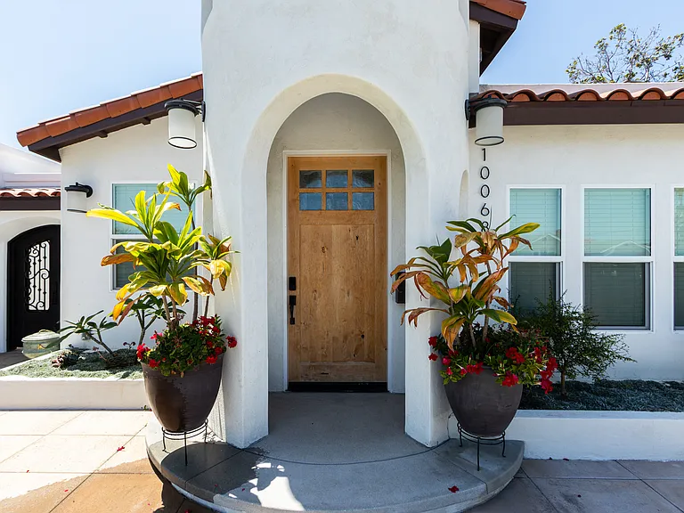 10068 Russell Ave — Photo 15