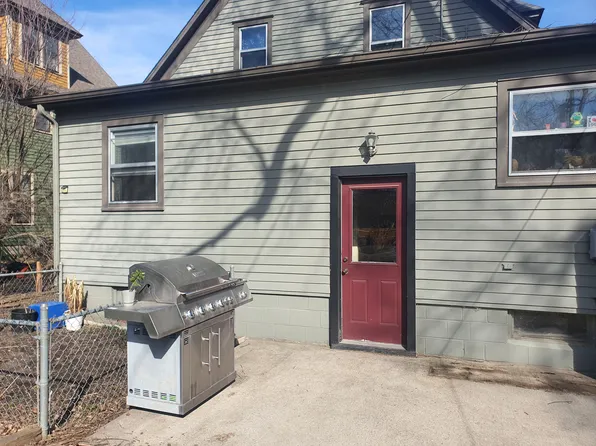 715 Burnett Ave, Ames, IA 50010