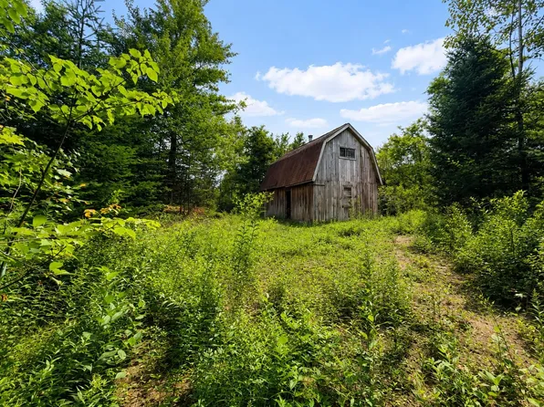 2900 Old Duck Pond Road, Sheffield, VT 05866