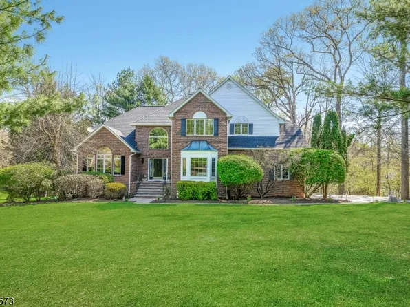 1 Bell Ct, Chester Twp., NJ 07930