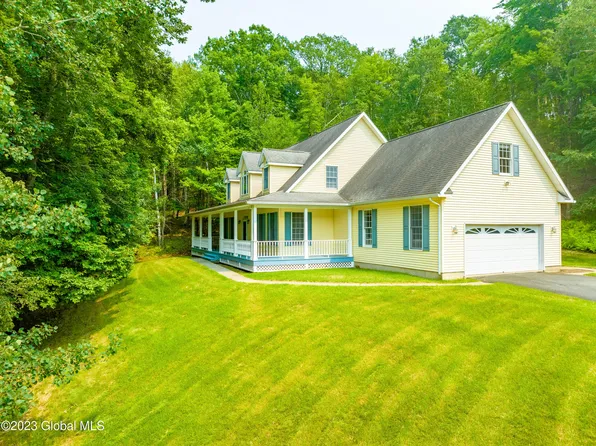 5 Blue Heron Lane, Troy, NY 12180