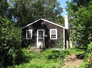 78 Lake St, Cotuit, MA 02635