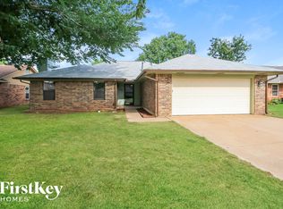 2012 Tanglewood Dr, Edmond, OK 73013