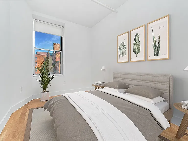 34 Lorimer St #3A — Photo 8