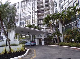 800 Parkview Dr APT 118, Hallandale, FL 33009