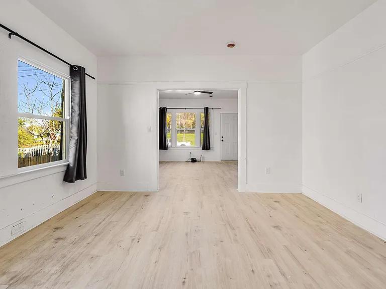 1629 Foothill Blvd — Photo 10