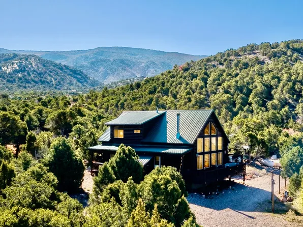 1741 S Red Canyon Dr, Parowan, UT 84761